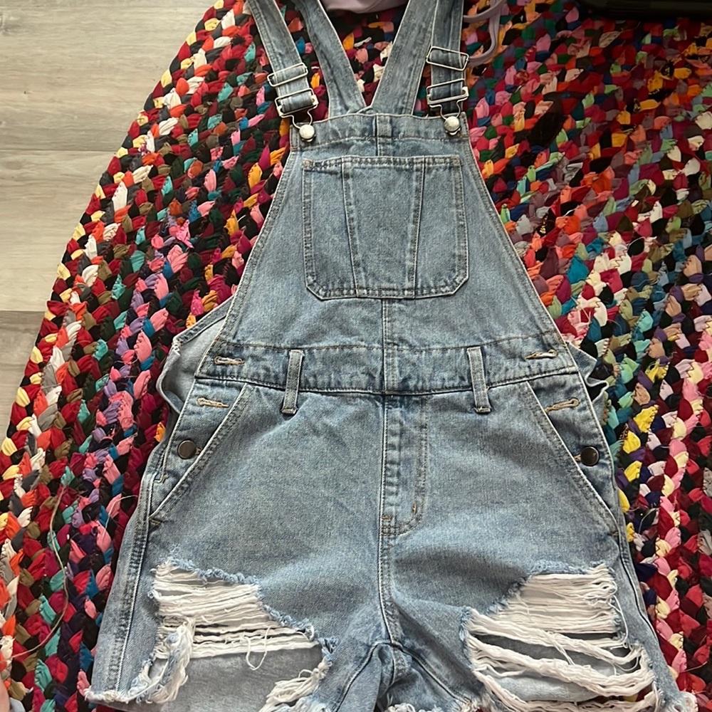Overall shorts